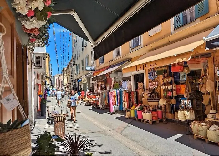 Terrasse Au Coeur D'ajaccio * Ajaccio (Corsica)